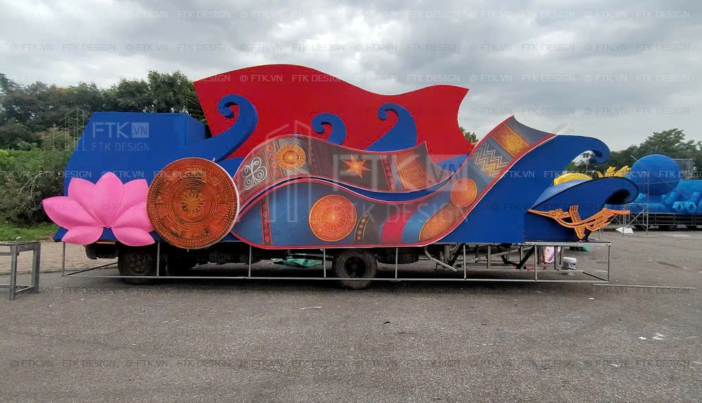 Thi công trang trí xe diễu hành sự kiện đẹp cho lễ hội A80 Việt Nam